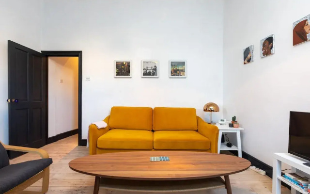 Serene and Spacious 1 Bedroom Garden Flat in Clapton