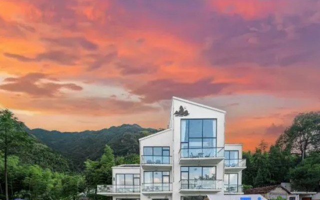 Yunshang Grassland Anji Buyu Time Parent-Child Holiday Homestay