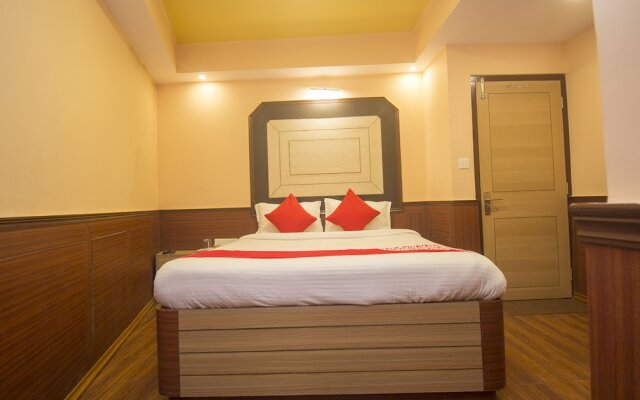 Oyo 22296 New Amber Hotel