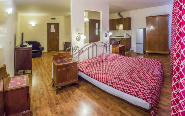 Flower Rooms & Apartments