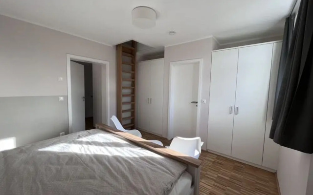 Small Boulder Comfortable Vacation Home