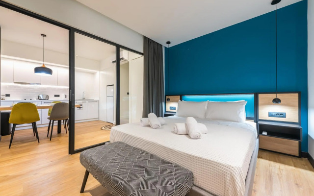 Brand New Ermou Veni Apartment