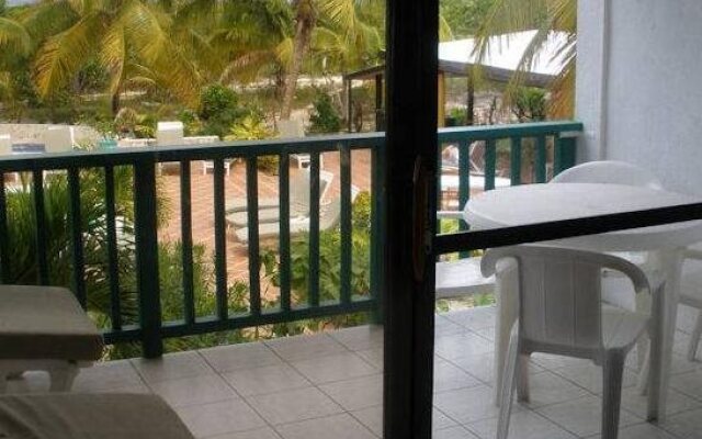 Allamanda Beach Club by RedAwning