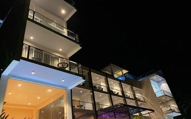 Mazarine Surf Suites