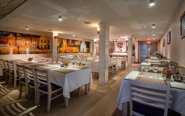 La Suite Hotel