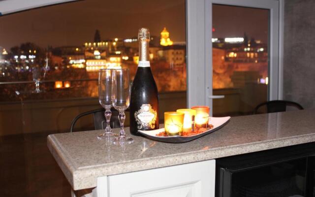 Penthouse Apartment 401