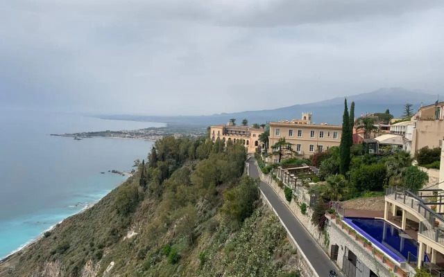 Panoramic Taormina Bay View