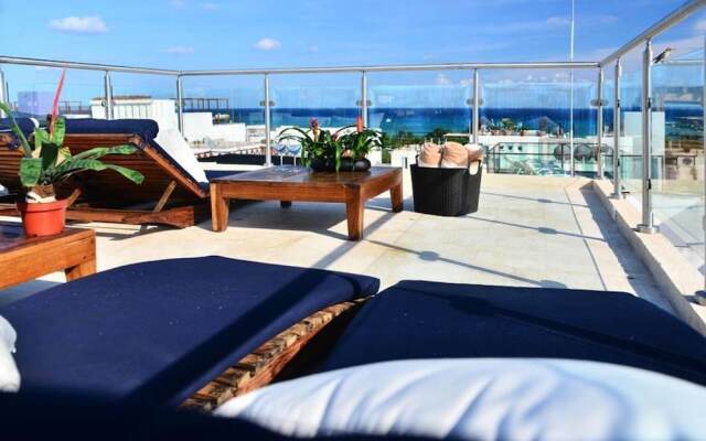 Condo Las Olas 306 by Playa Paradise