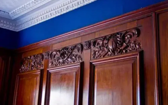 Royal Mackintosh Hotel