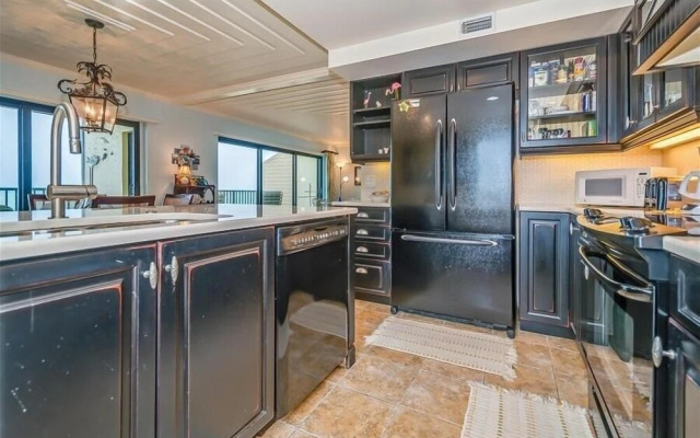 Sea Oats 111 2 Bedroom Condo by RedAwning