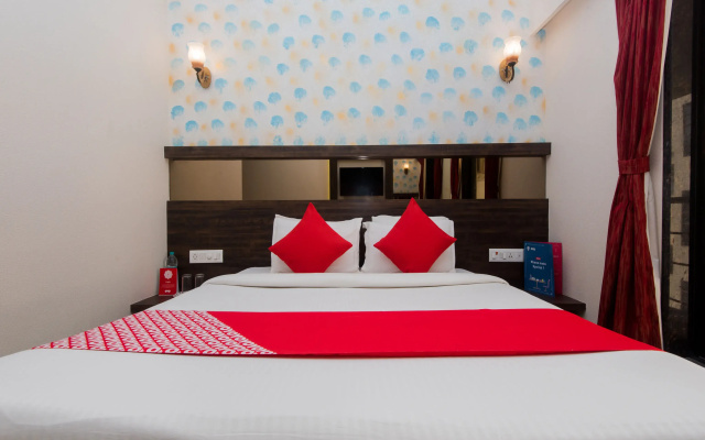 OYO 10650 Hotel Lotus Residency