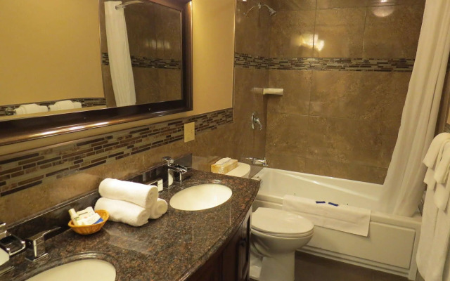 Fundy Complex Dockside Suites