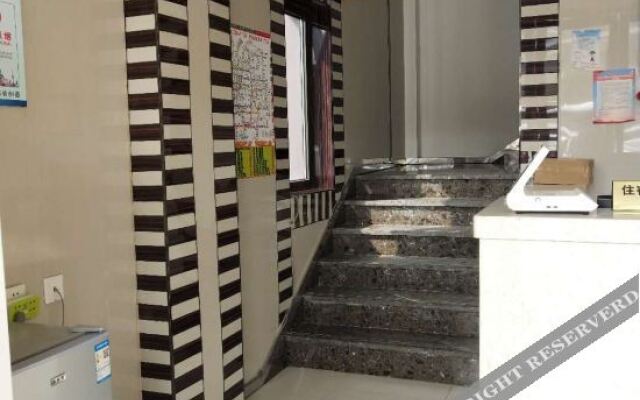 Changee Hotel MINI (Shanghai Zhoupu Fanrong Road Subway Station)