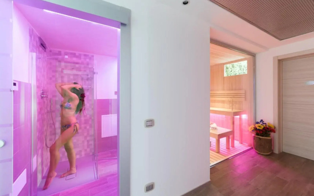 Villa Costanza-Private Seasonal Warm Pool and Sauna- Bellagio Village Residence