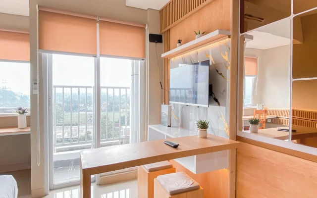 Cozy And Minimalist Studio At Lrt City Sentul Apartment – Guest Rooms – Kadumangu
