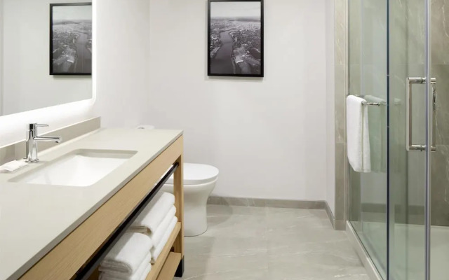 Hyatt Place Montreal Airport