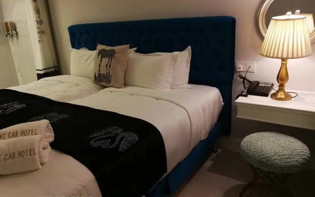 1 Day Car Hotel Station 18