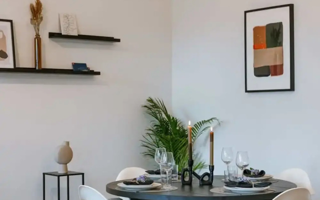 Modern Apartment Located at Historical Main Square
