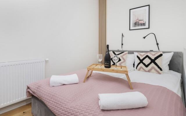 Gdańsk Apartment Vespa by Renters