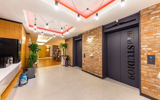 Ansan Studio 9