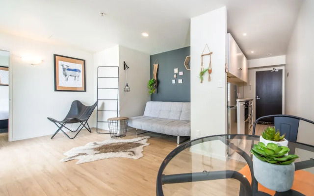 JHT - 1 BRM UoA Albert Park Balcony