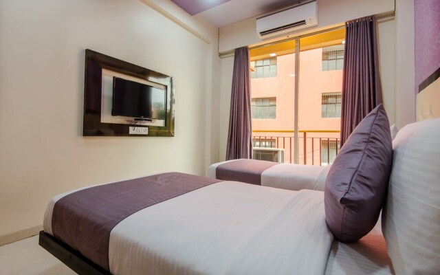 OYO 9326 Om Sai Residency