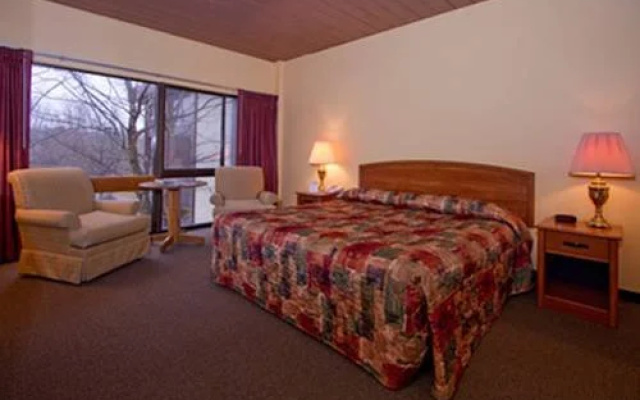 Pipestem Resort State Park