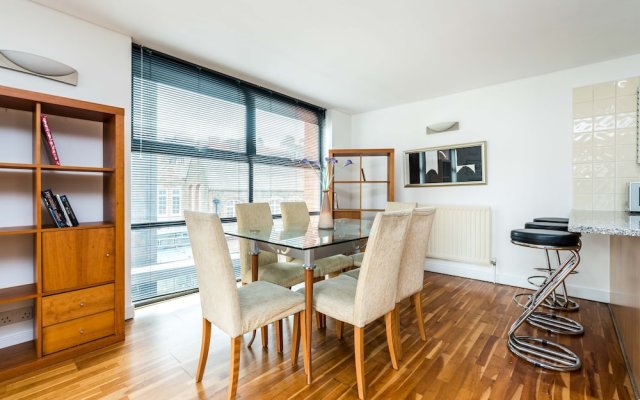 Broadband 2BD City Flat Farringdon Expedia