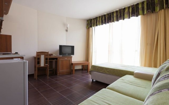 One Bedroom Apartment with Large Balcony