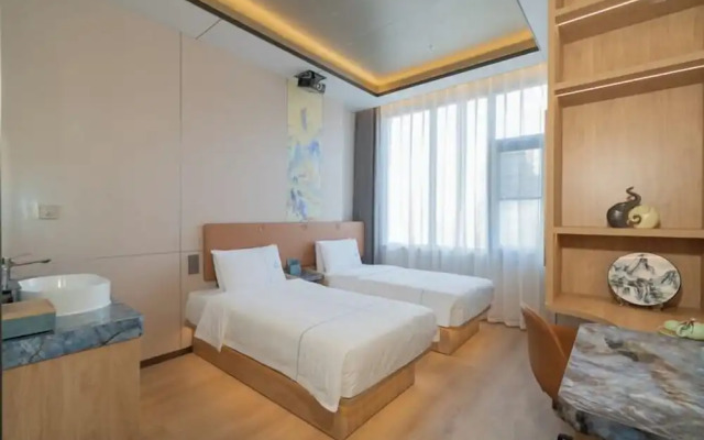 Dequan Landscape Hote