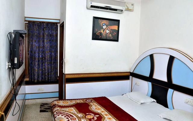 Anoop Hotel