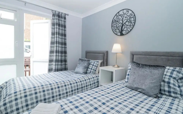 Flat 1A, Big Tree Holiday Flats