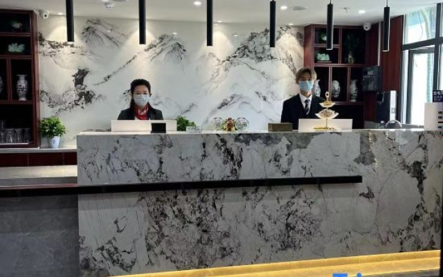 Vienna Hotel (Six Anyuan District Shop) – People – Luan