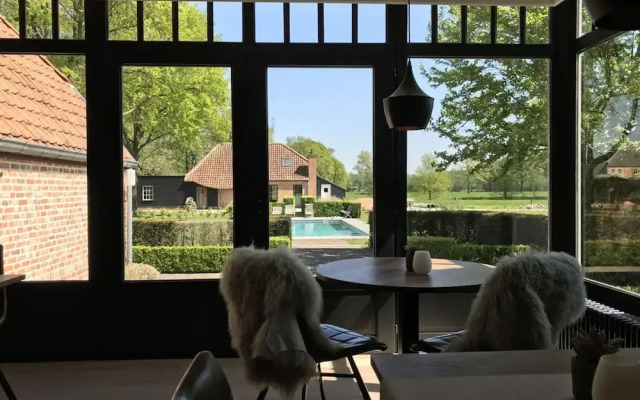 Beautiful Holiday Home in Vlaanderen With Shared Pool