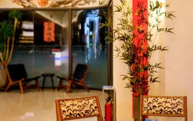 Longzhu Hotel (Qinghuiyuan Overseas&OCT Harbour PLUS)