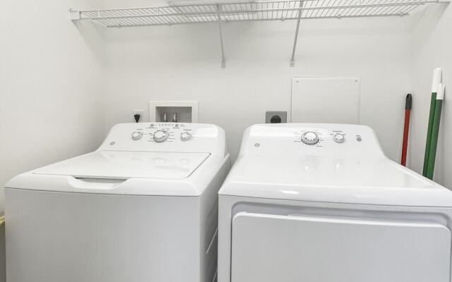 Picture Perfect 2 Bedroom Condo by RedAwning