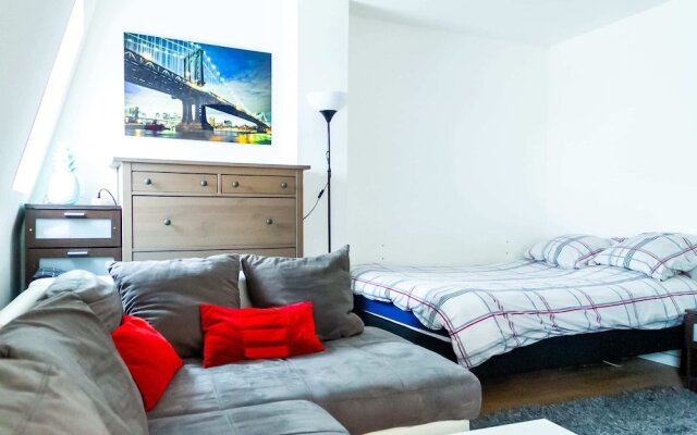 Charming Studio Near Louvres