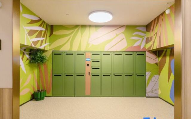 Orange Hotel (Dongguan Xiping Subway Station Hotel)