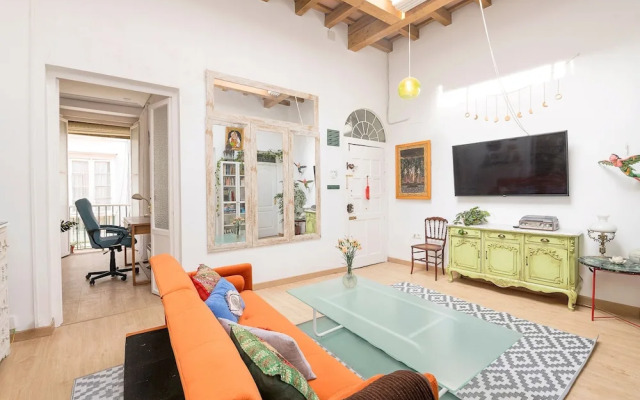 Starlight in Cadiz With 3 Bedrooms and 1 Bathrooms