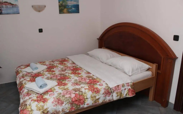 Rooms Laura