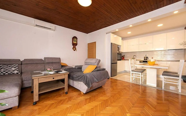 Apartment Tucepi 6695a
