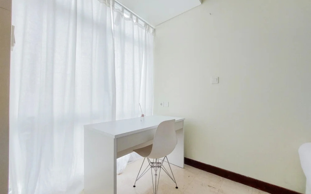 Good Price And Homey Studio Apartment At B Residence