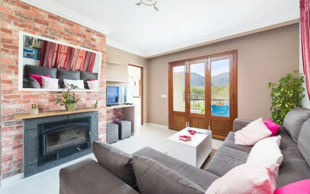 Ropit in Alc dia With 2 Bedrooms and 1 Bathrooms