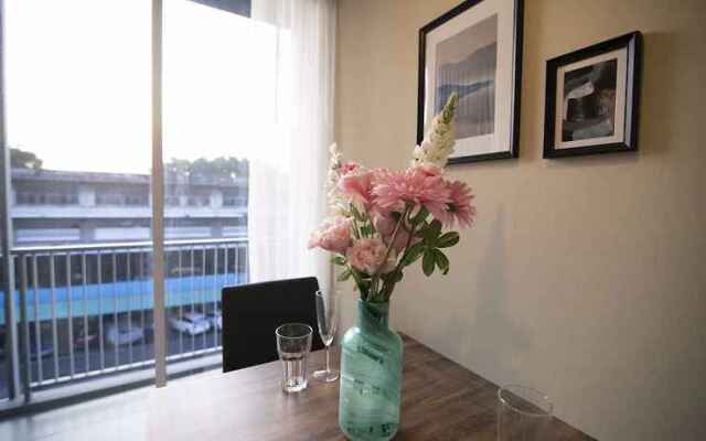 Near Bk University Quiet Condo In Rama4 Bkb136