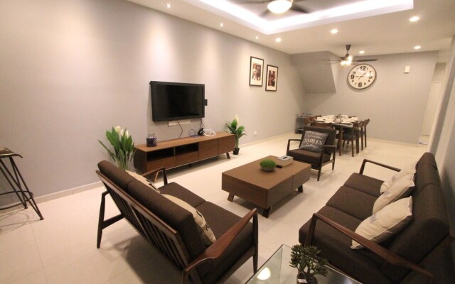 Ian's Genesis Townhouse