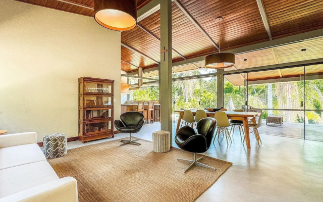 Arquitetura única na Granja Viana