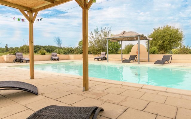 Detached villa with heated private swimming pool, jacuzzi and beautiful views
