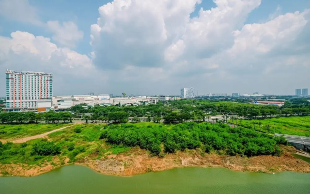 Comfortable 2Br Apartment At Springlake Summarecon Bekasi