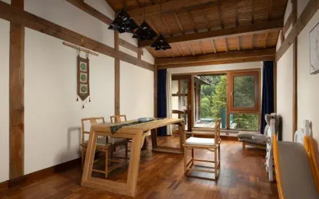 Anji Eraser Hot Spring B&B
