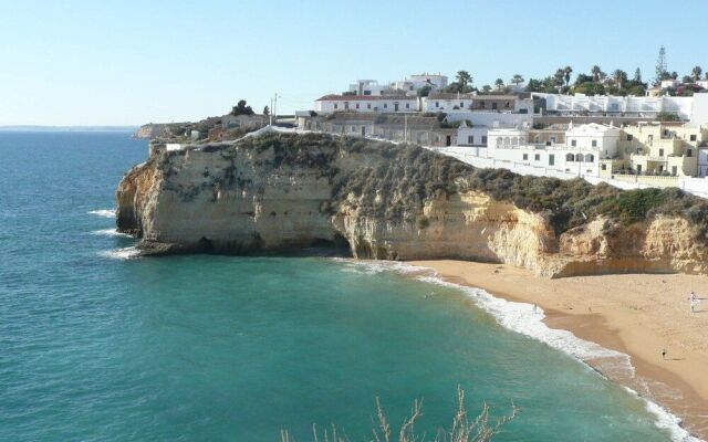 Villa in Carvoeiro With Swimming Pool